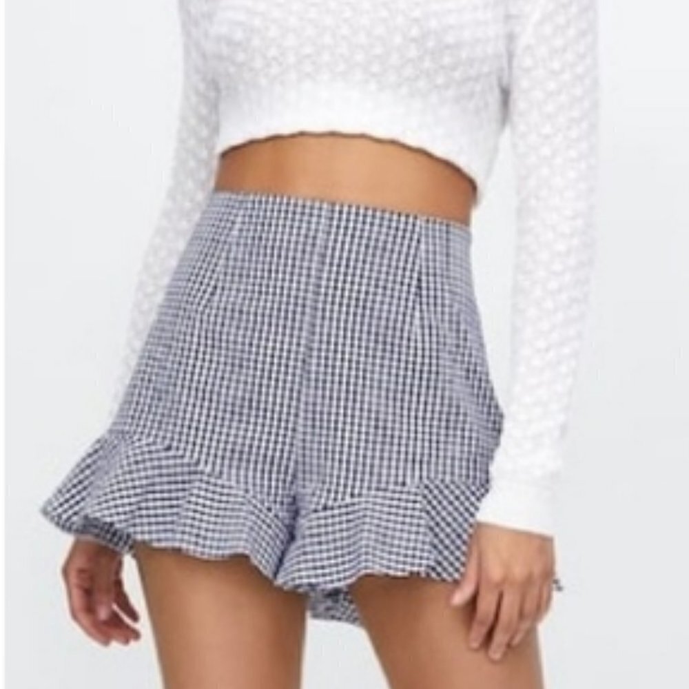 Topshop Checkered Plaid Black White High Rise Ruffled Hem Flare Shorts 4